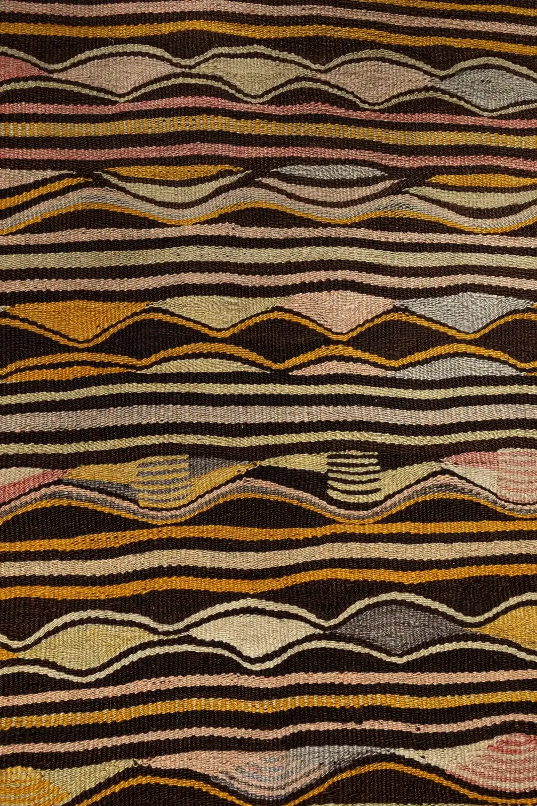 Mut Vintage Kilim 353x209cm, 1960s photo furniture