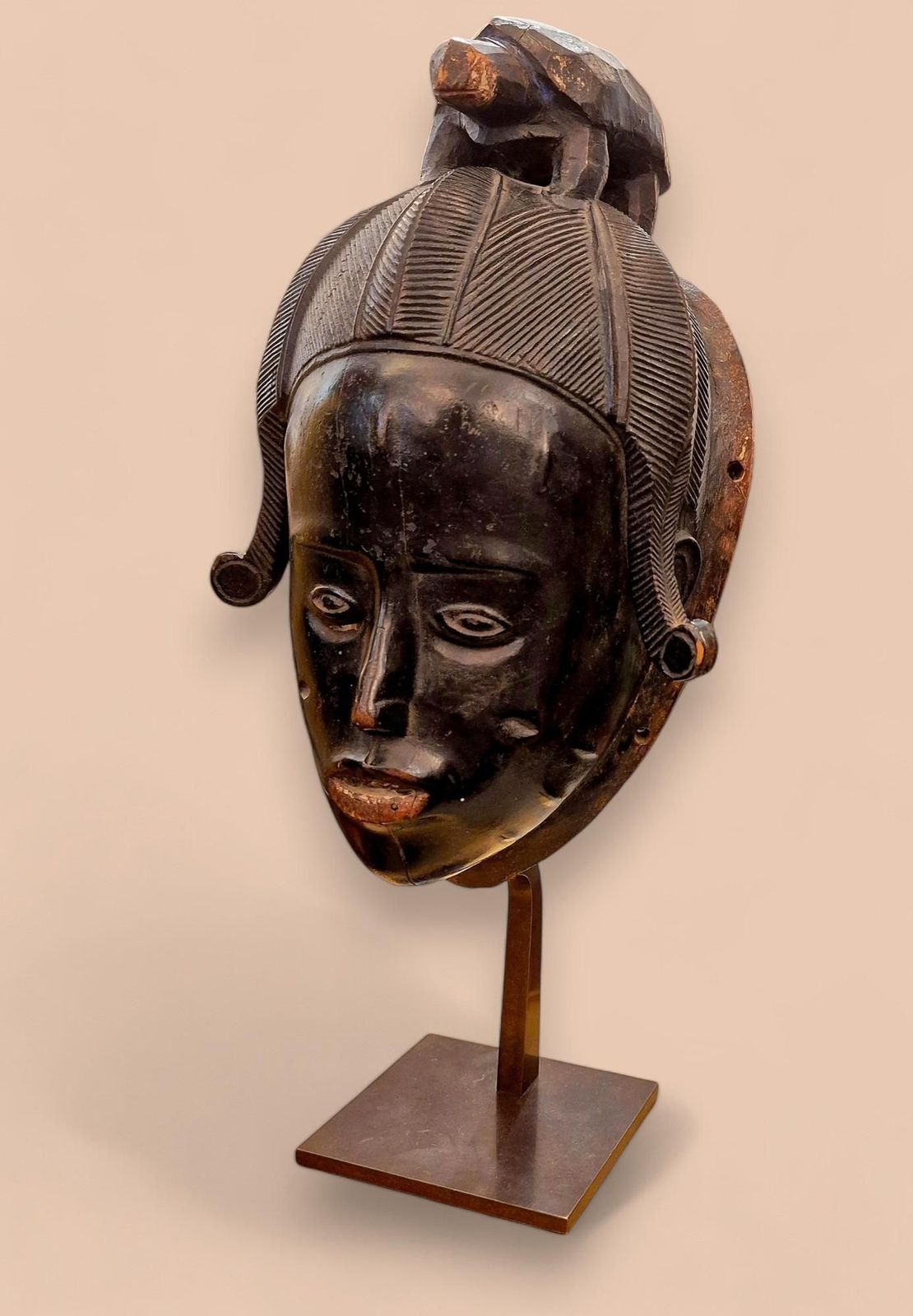 5678.0 Ndoma Baule Portrait Mask, Ivory Coast, Wood, Lacquered Patina, Circa 1930 photo