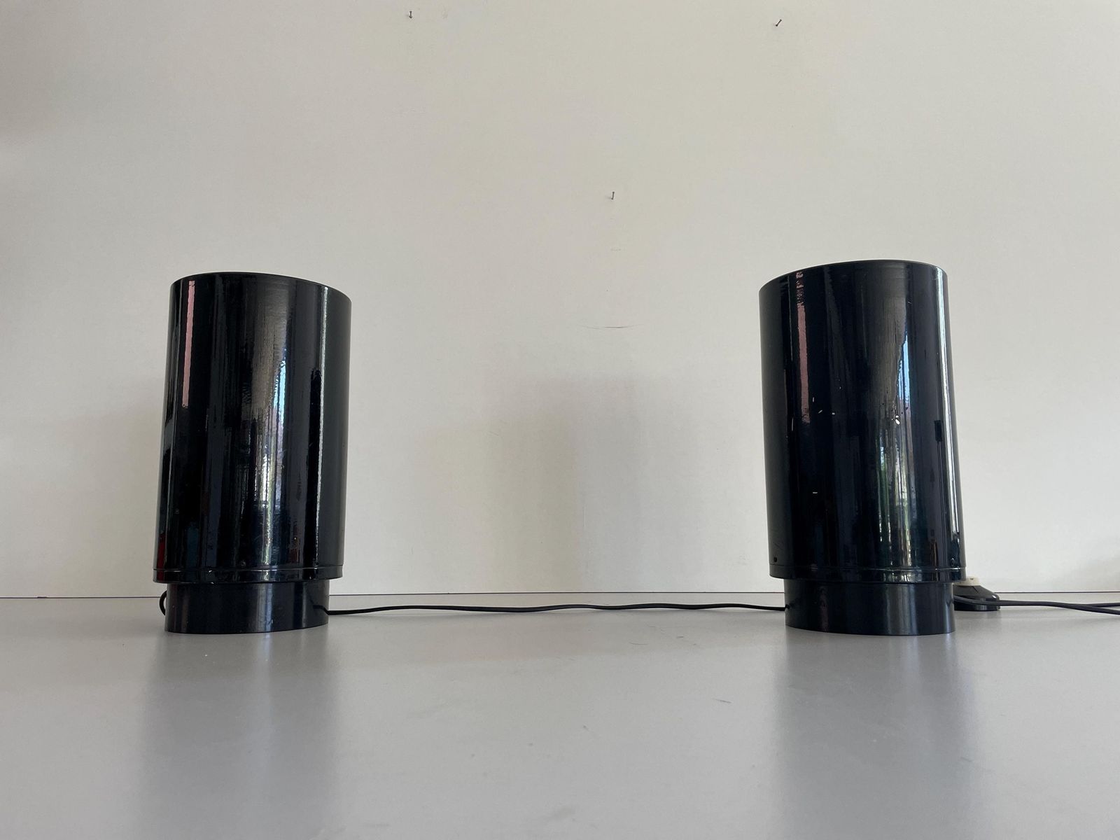 Mid Century Modern Black Metal Pair Of Table Lamps, 1960s, Italy photo vinterior