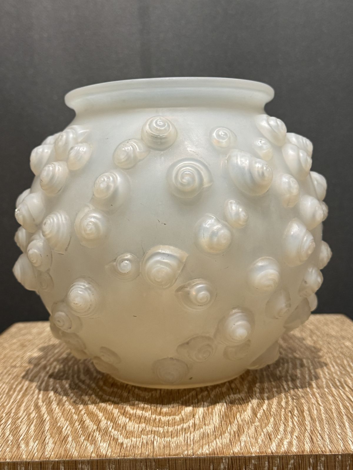 photo vinterior A R.Lalique Palissy Opalescent Glass Vase
