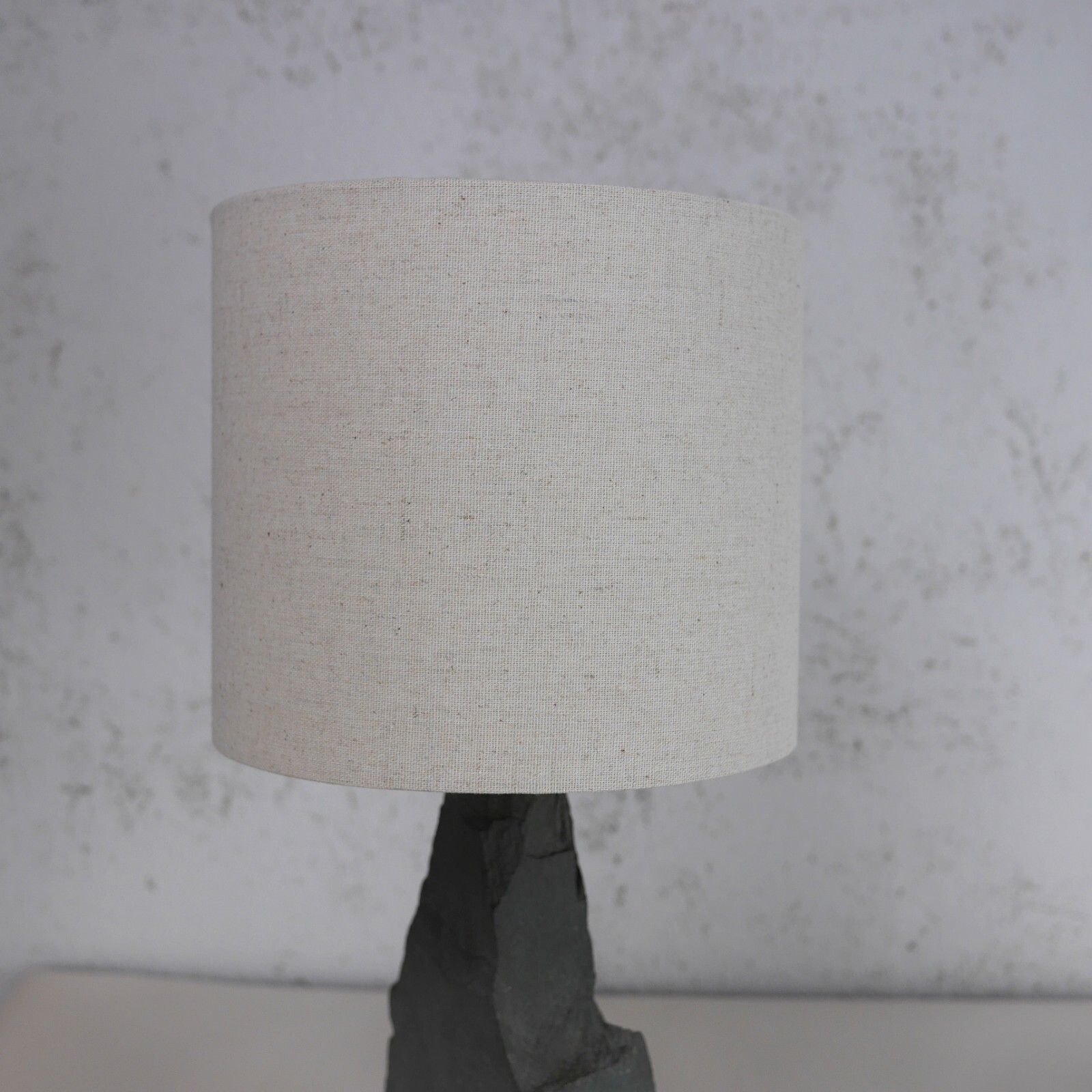 photo vinterior Vintage Mid Century Natural Slate Brutalist Table Lamp Linen Shade #102888