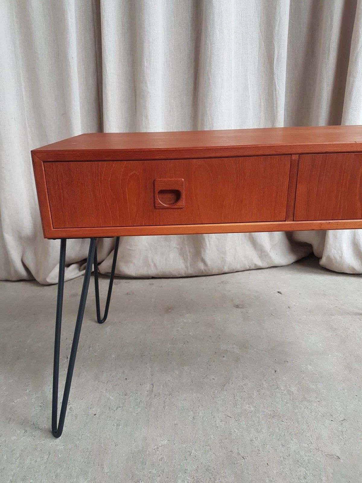 photo furniture Vtg Mid Century Danish Hairpin Leg Compact Sideboard Console Chest Drawers R885