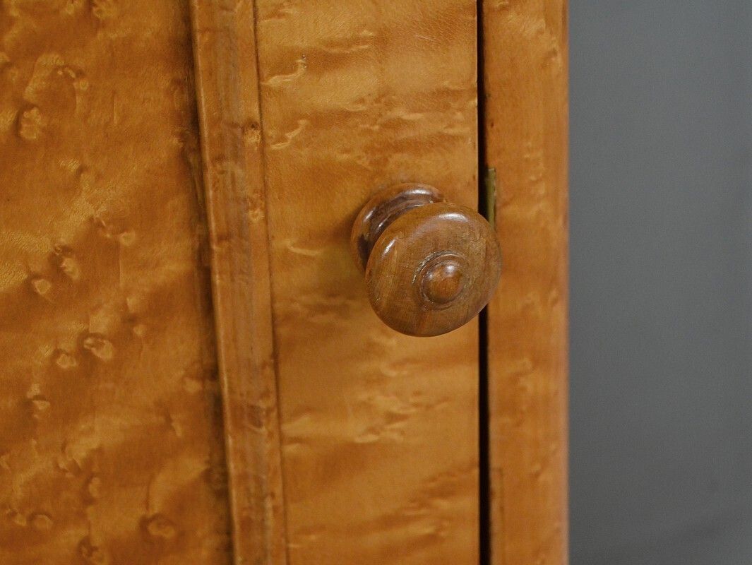 photo furniture Mini Bar In Speckled Maple Burl – Late 19th Century