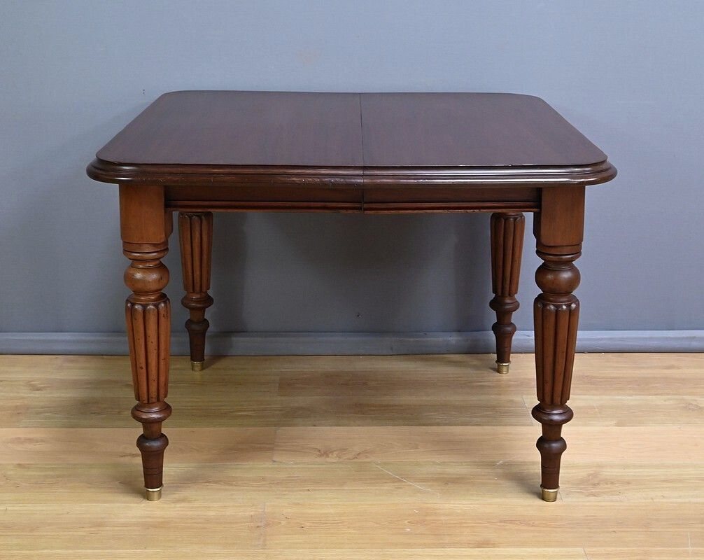 Victorian Mahogany Extending Table, England – Part 2 Of The 19th Century photo Furniture