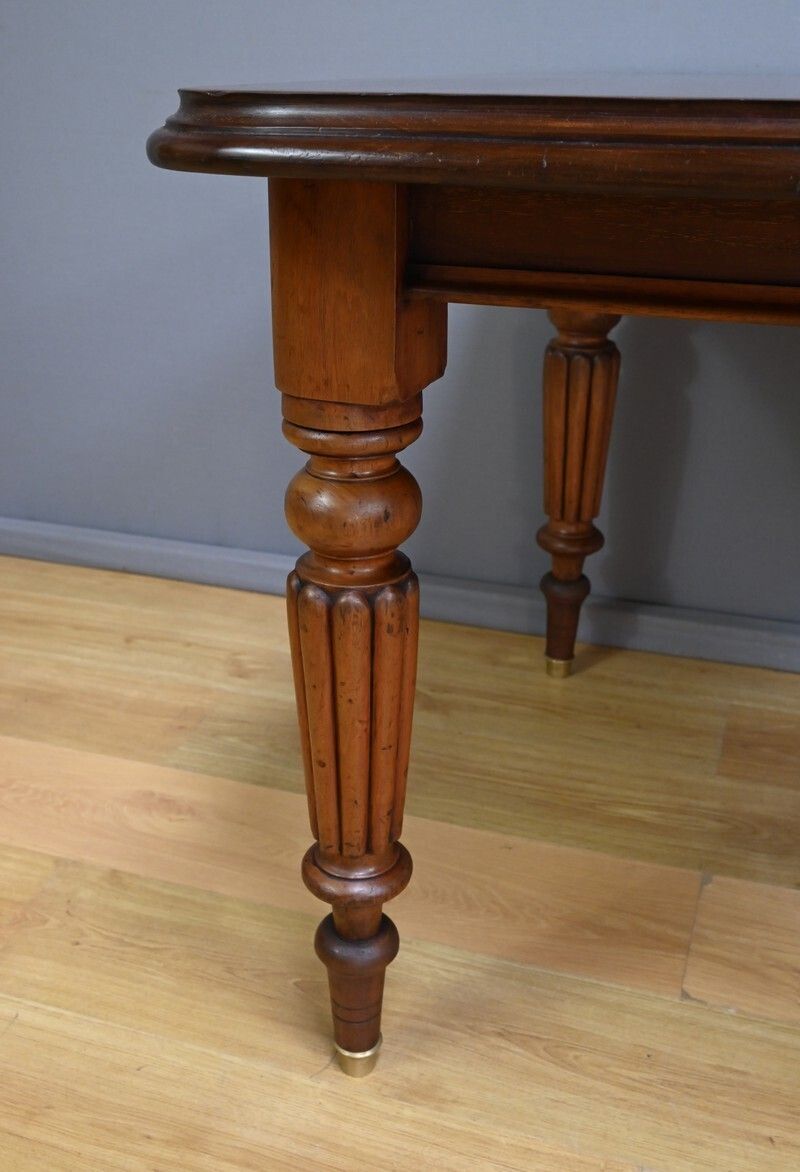 photo furniture Victorian Mahogany Extending Table, England – Part 2 Of The 19th Century