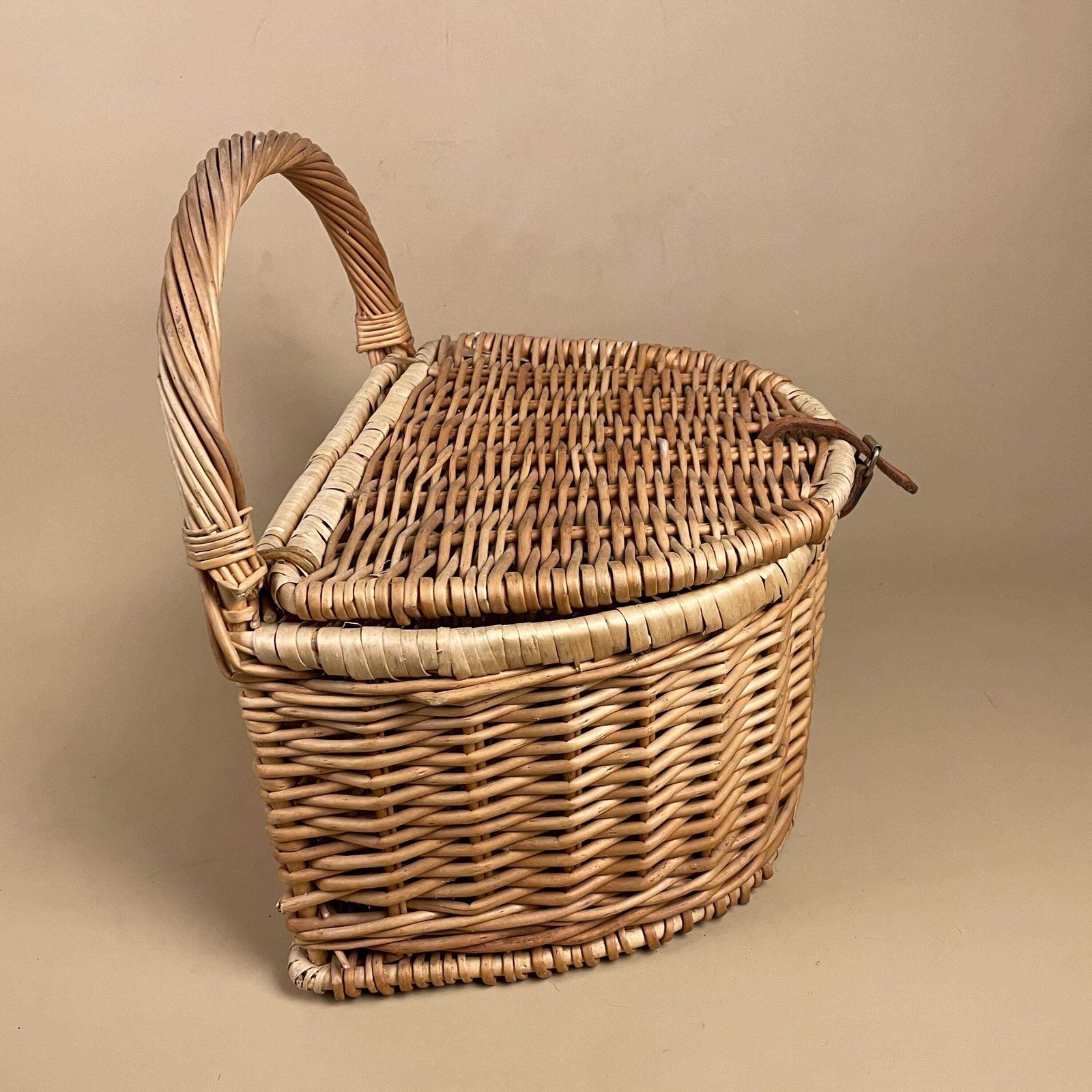 Vintage Semi Circle Basket Woven Wicker Hamper Picnic Basket Lid Buckle Closure Handle Cottage Farmhouse Decorative Half Circle Round photo Home Decor