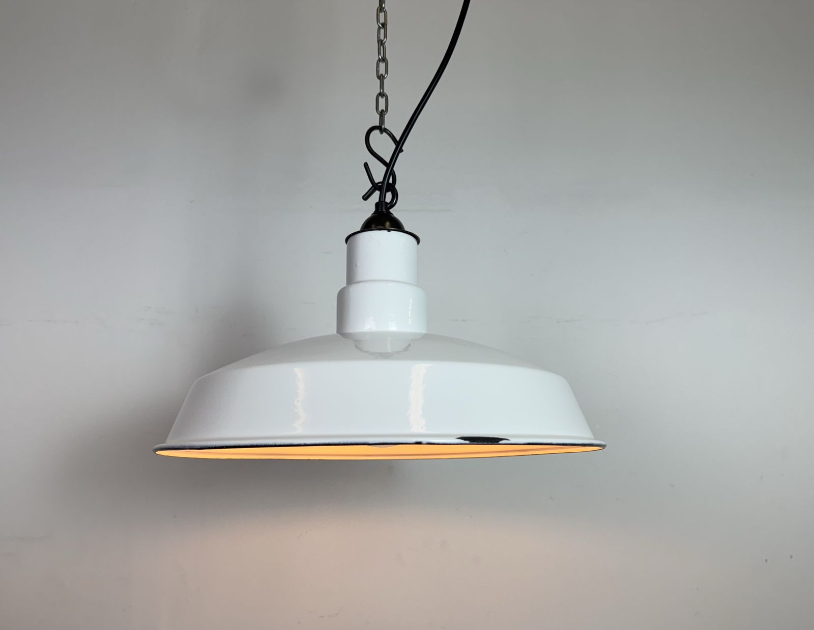 219.0 Industrial White Enamel Factory Pendant Lamp, 1960s, 4x photo