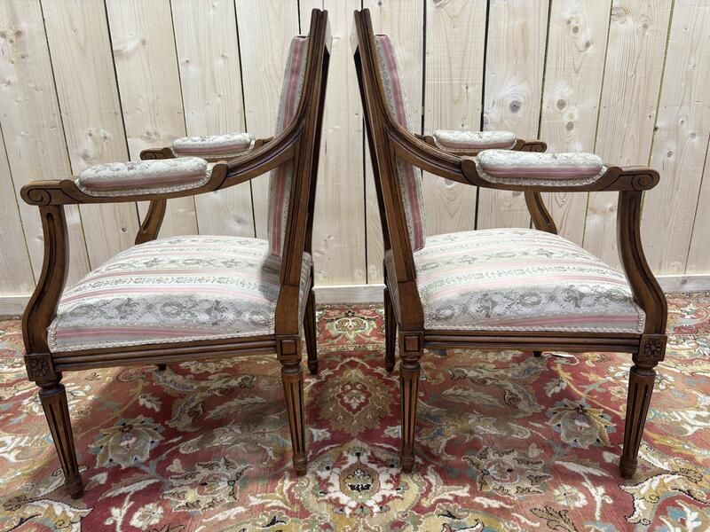 Paire De Fauteuils à La Reine De Style Louis XVI photo vinterior