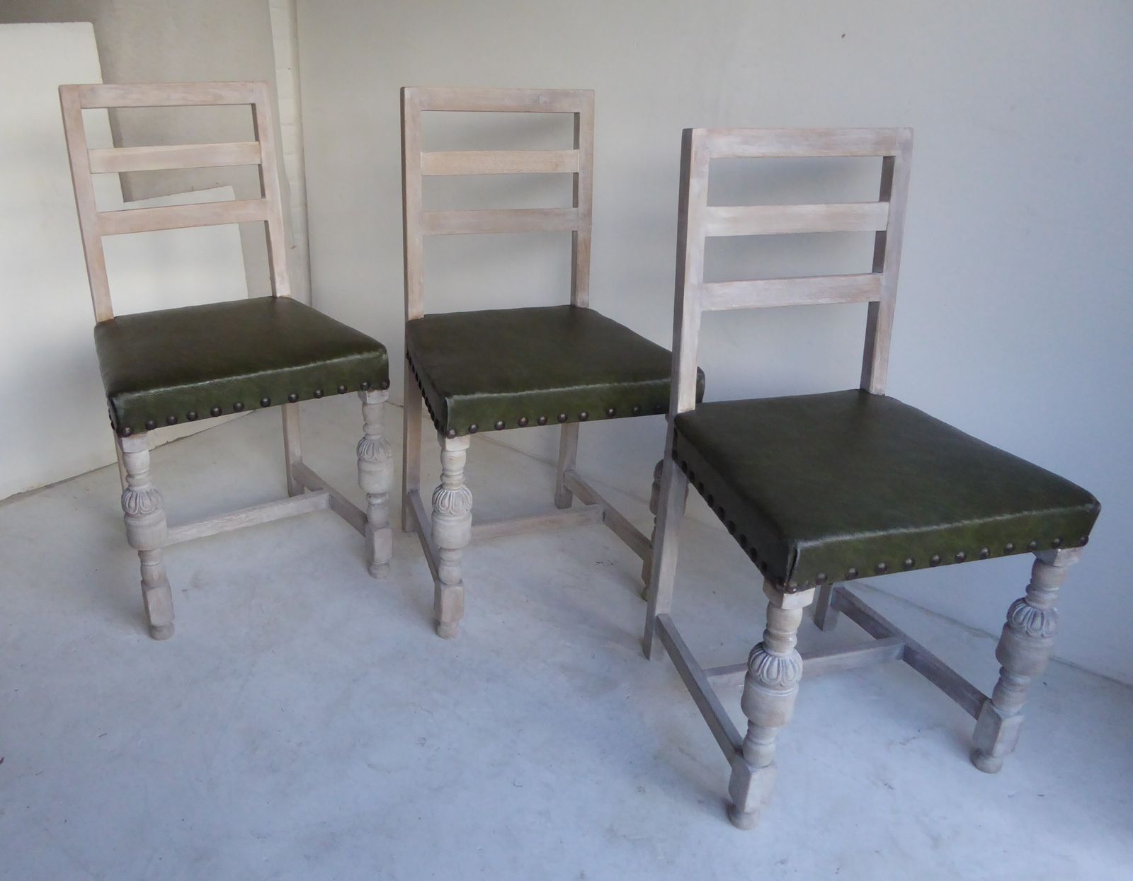 Set Of Eight Rare Green Seats Ladderback Solid Oak Antique  Dining Chairs photo vinterior