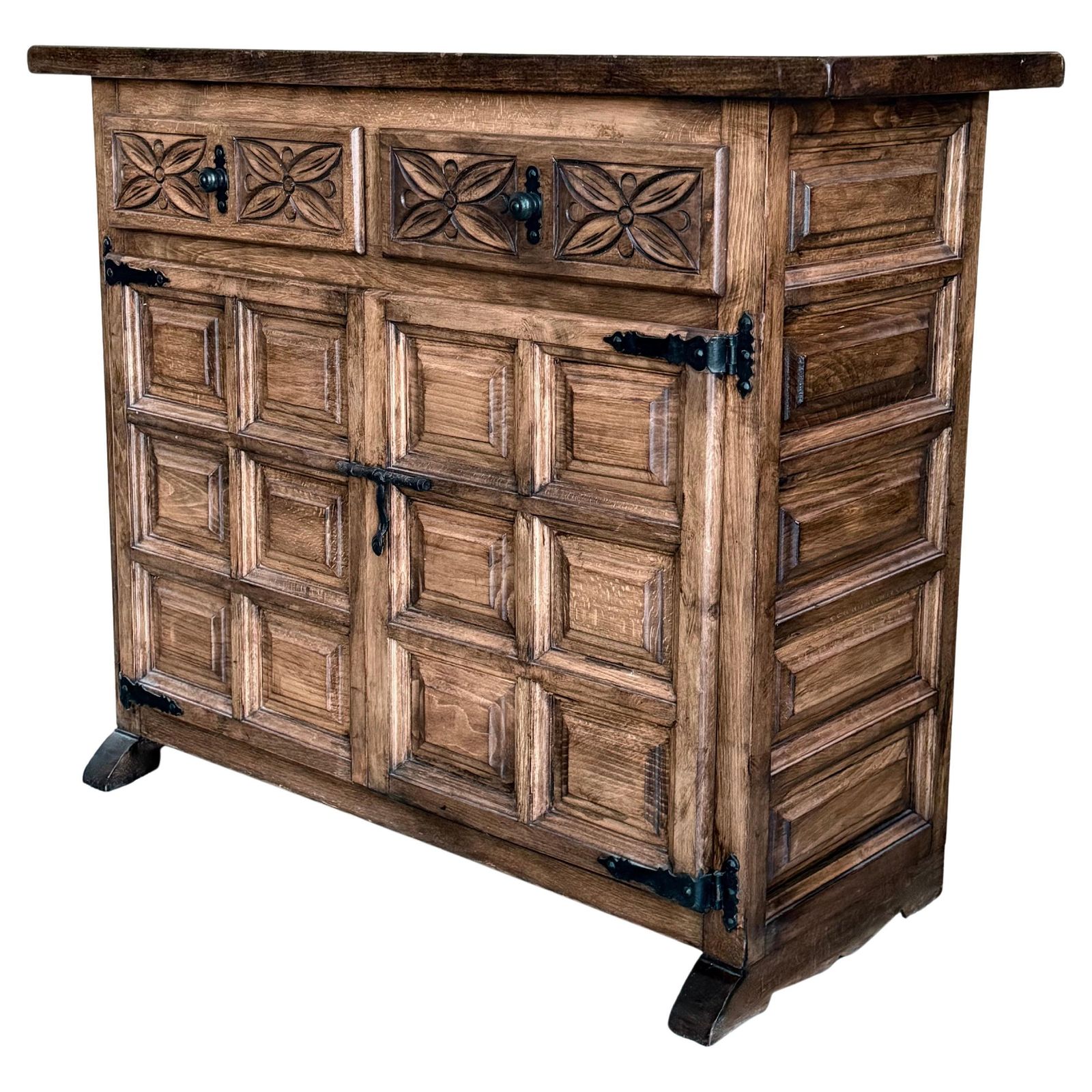 20th Century Catalán Spanish Dresser Carved In Walnut, 1920s