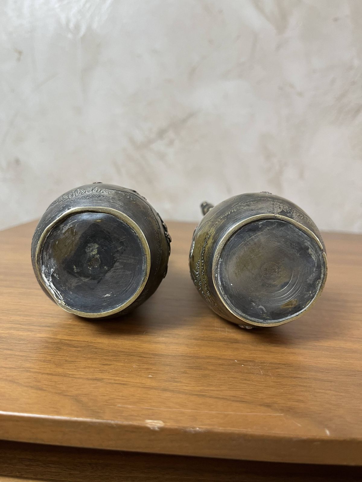 photo furniture Pair Of Bronze Vases   Asian Motifs In Relief In Copper