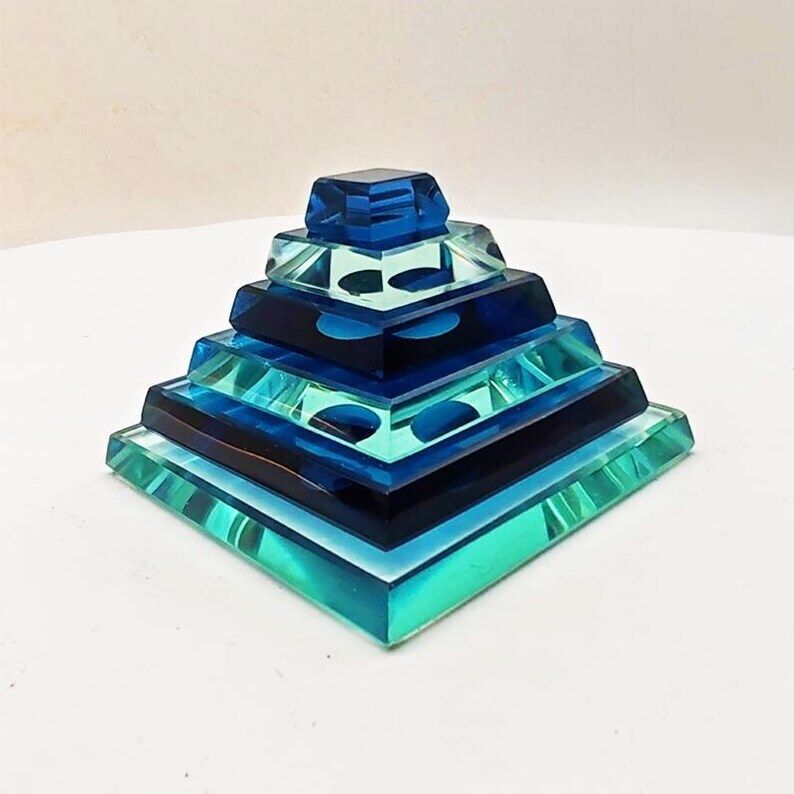 1970s Small Pyramid Crystal Paperweight By Fontana Arte. Made In Italy photo for sale