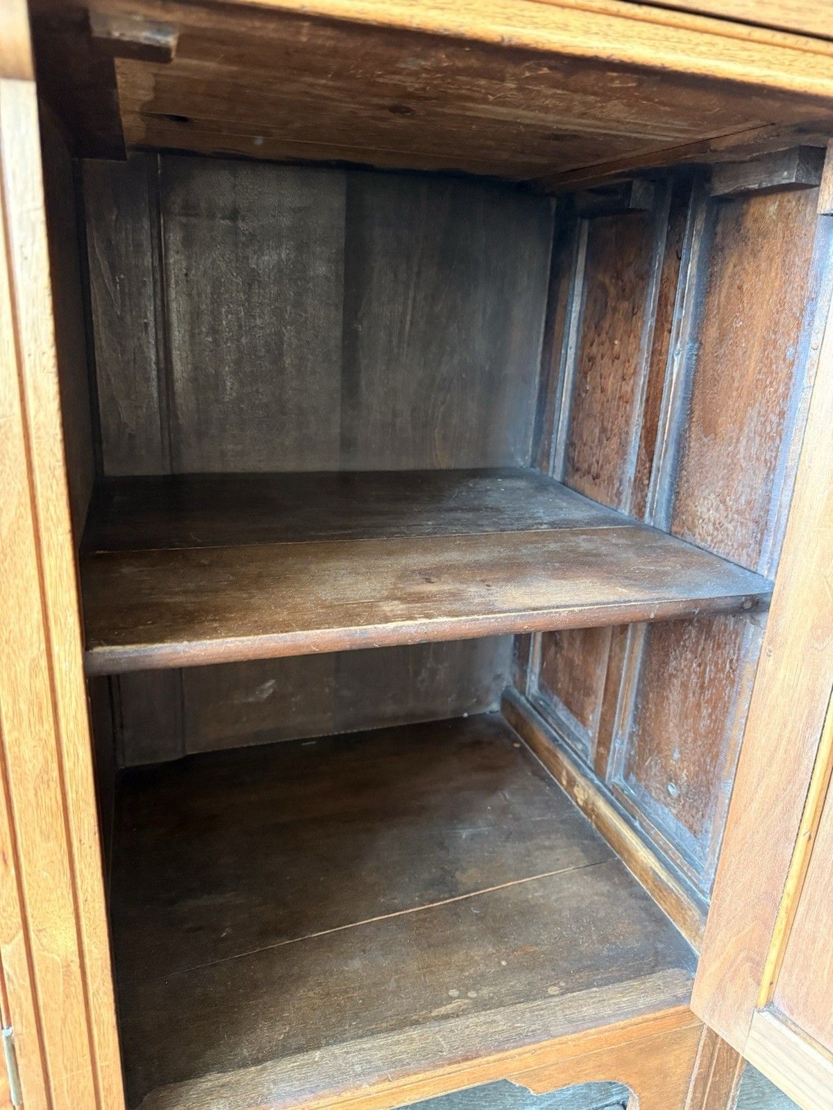 photo vinterior Original Heavy Antique Walnut Rustic Large Carved  Dresser Sideboard Circa 1800s