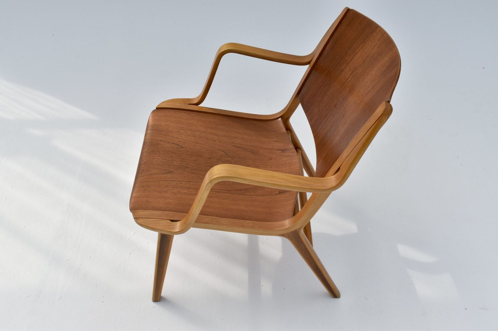 photo vinterior Peter Hvidt Ax Chair For Fritz Hansen