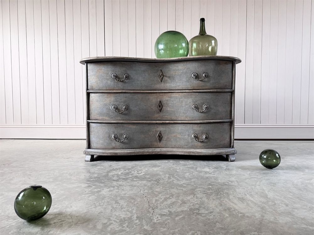 18th Century French Chest Of Drawers photo 4200.0