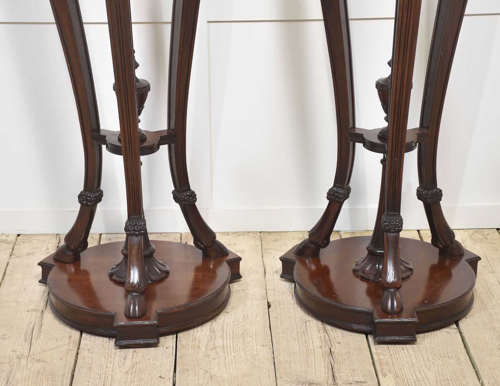 photo furniture Pair Of Carved Mahogany Stands