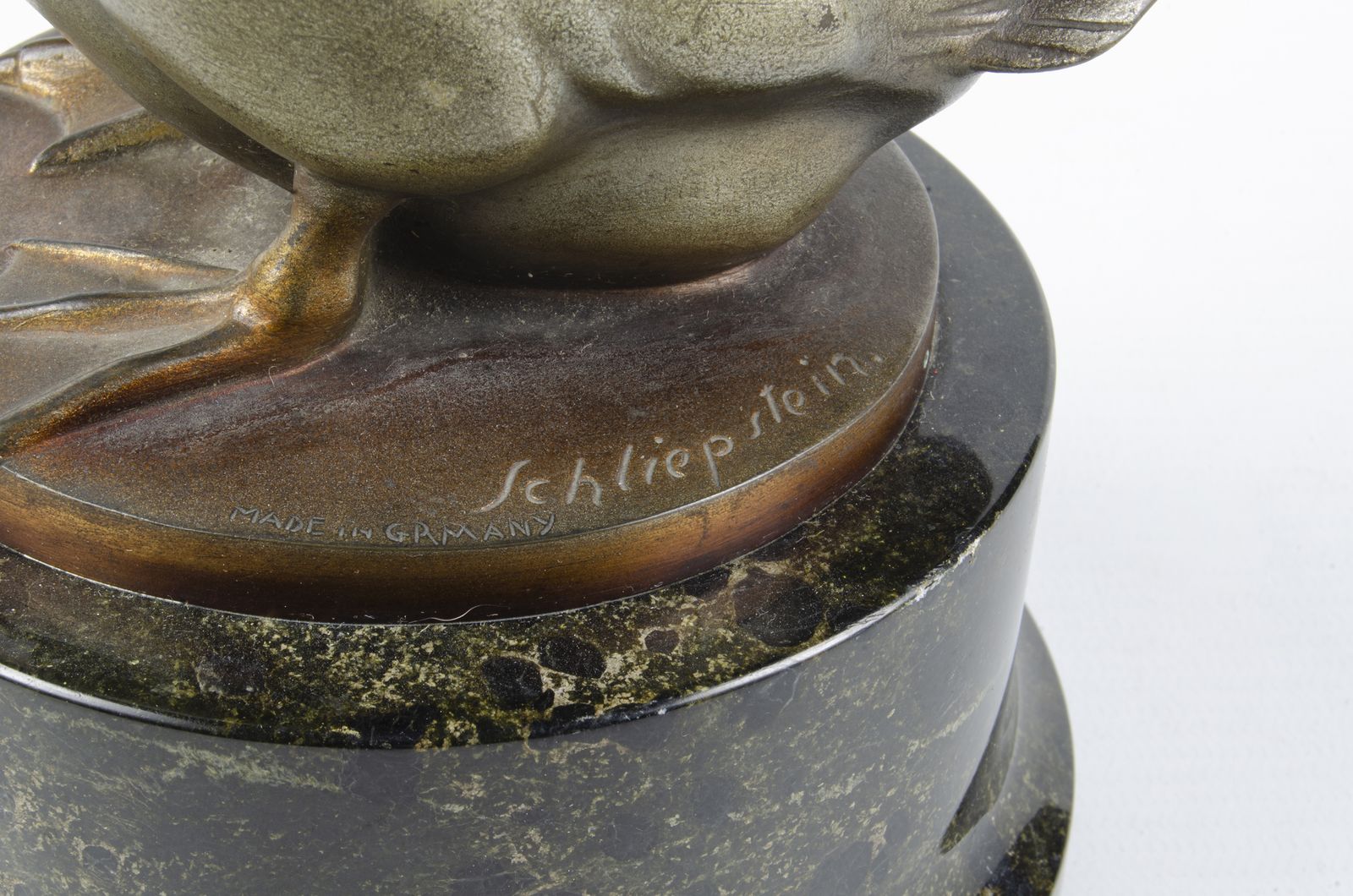 Early 20th Century Art Déco Patinated Bronze Sculpture Of Duck With Marble Base By Gerhard Schliepstein, Germany photo vintage