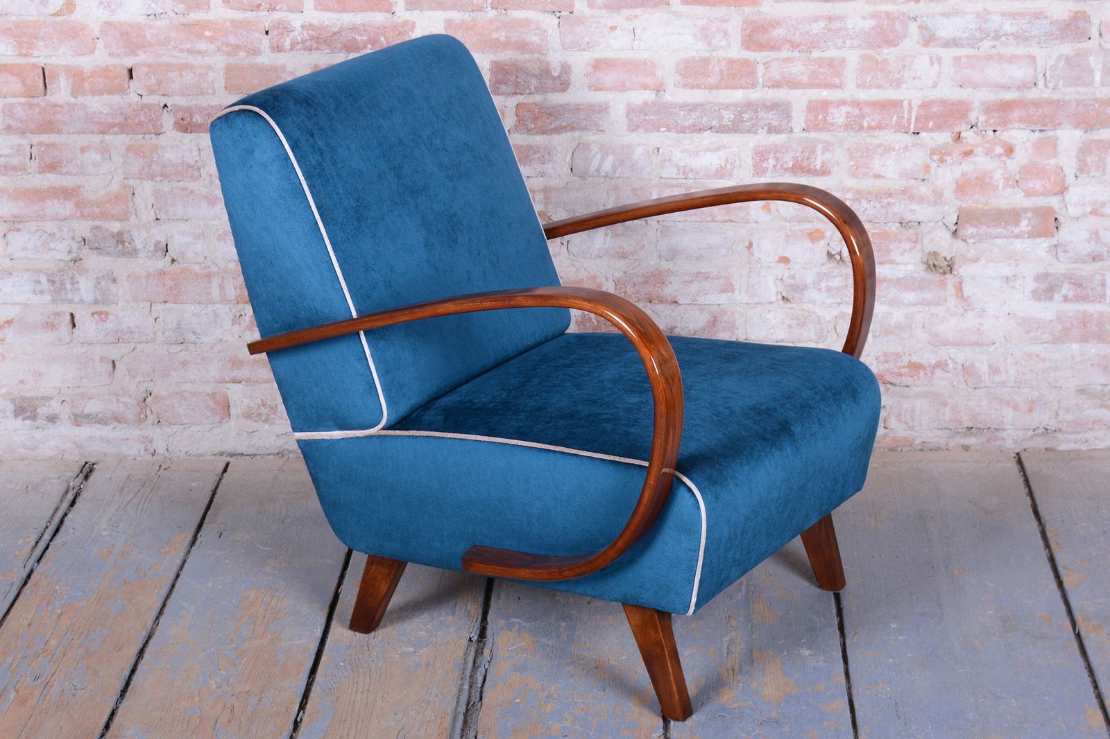 photo vinterior Pair Of Restored Art Deco Armchairs, By J. Halabala, Up Závody, Czech, 1940s