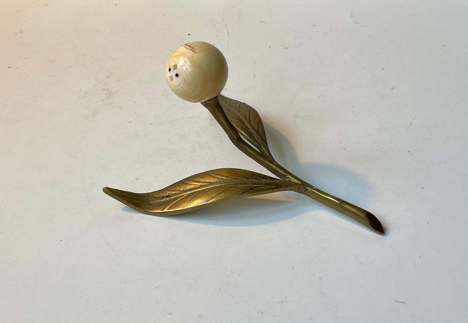 Vintage Lily Sculpture   Flower Ornament In Brass photo vinterior