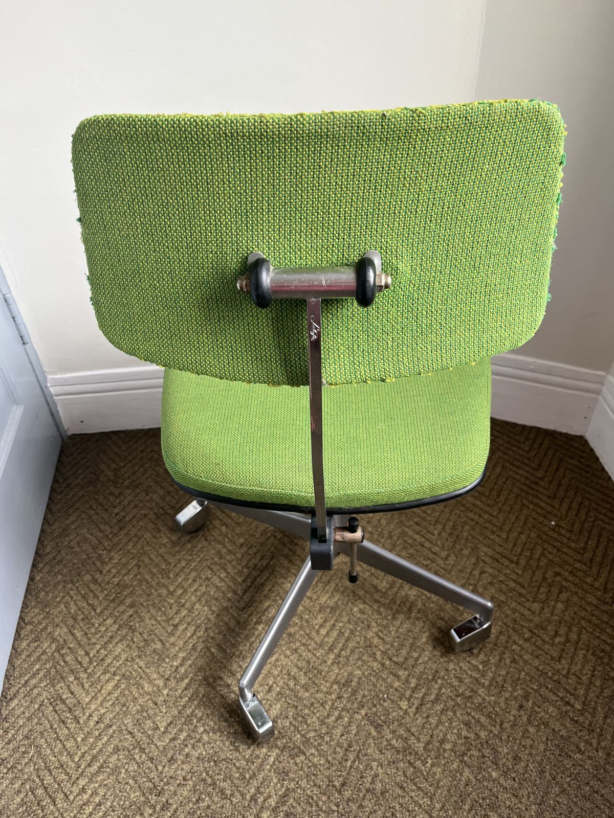 Labofa Denmark Desk Chair – Green Upholstery – Mid Century Modern photo Furniture