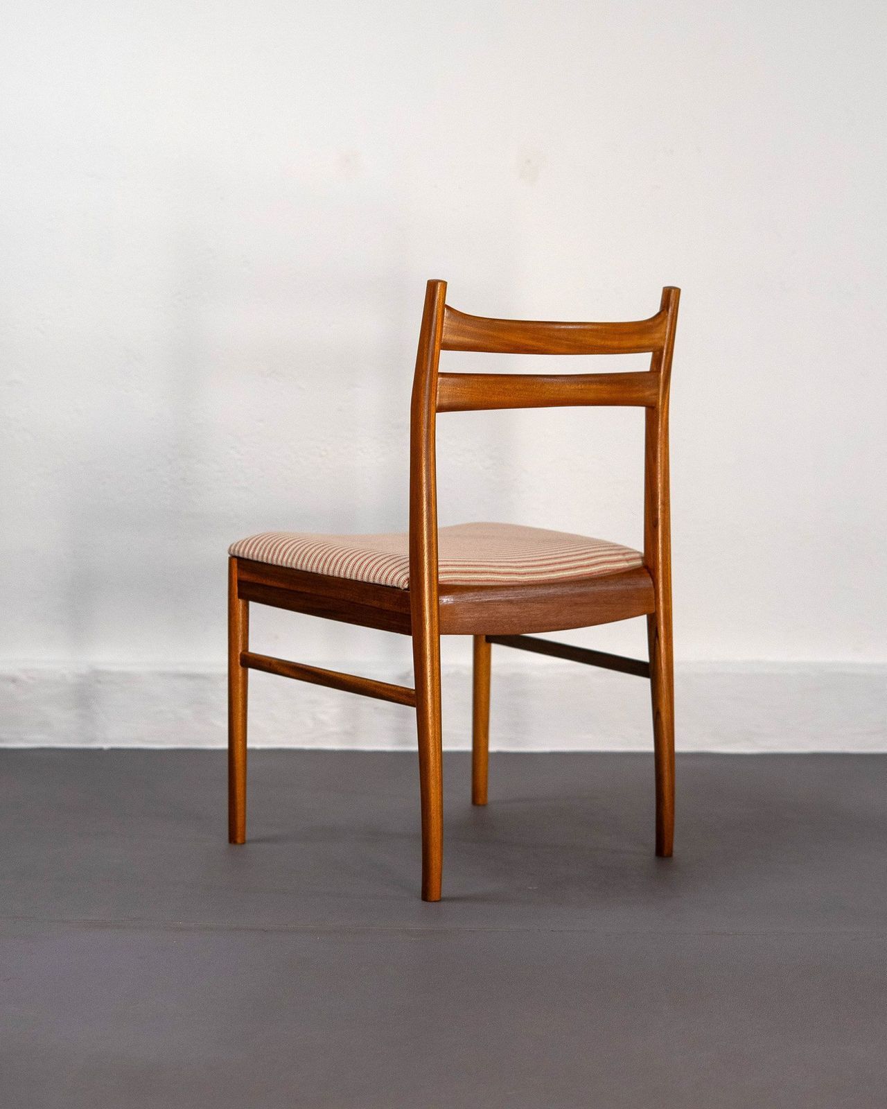 Set Of 6 Dining Chairs By McIntosh And Co Made Of Teak photo for sale