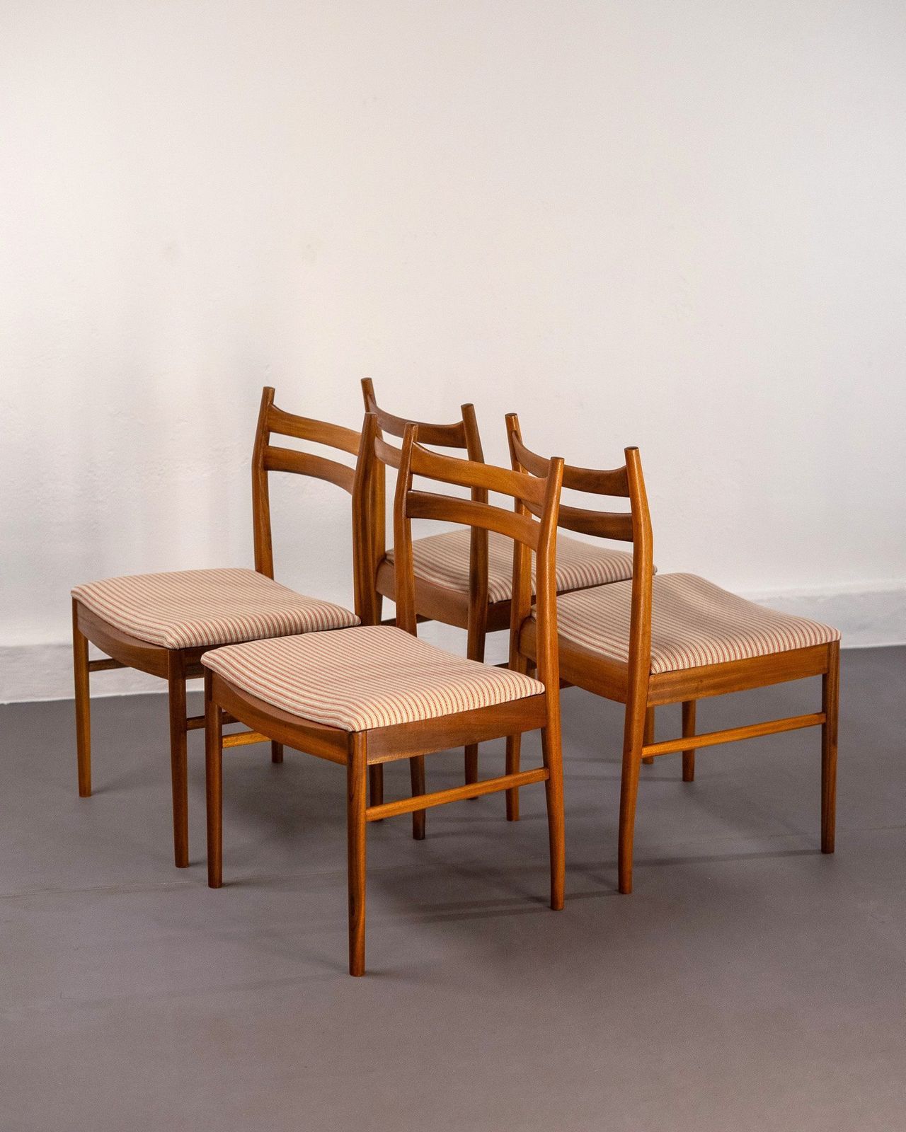 Set Of 6 Dining Chairs By McIntosh And Co Made Of Teak photo 1350.0