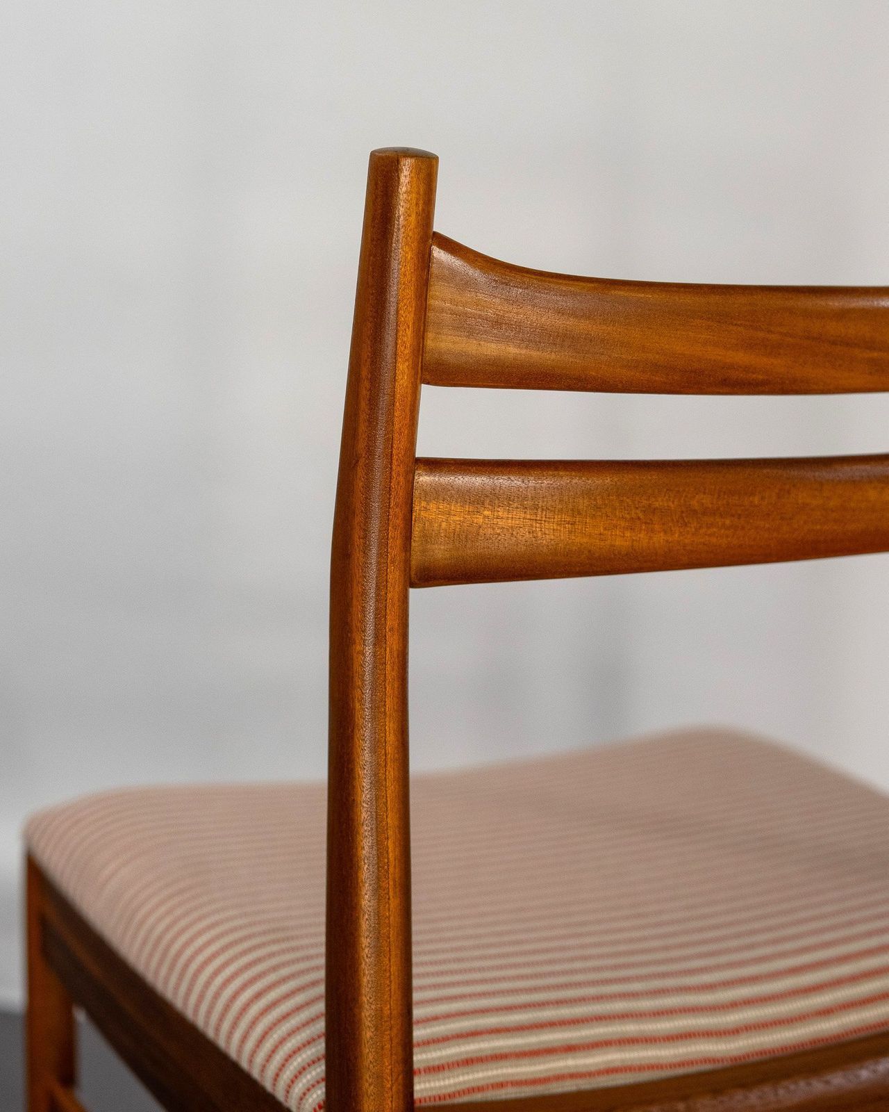 photo furniture Set Of 6 Dining Chairs By McIntosh And Co Made Of Teak