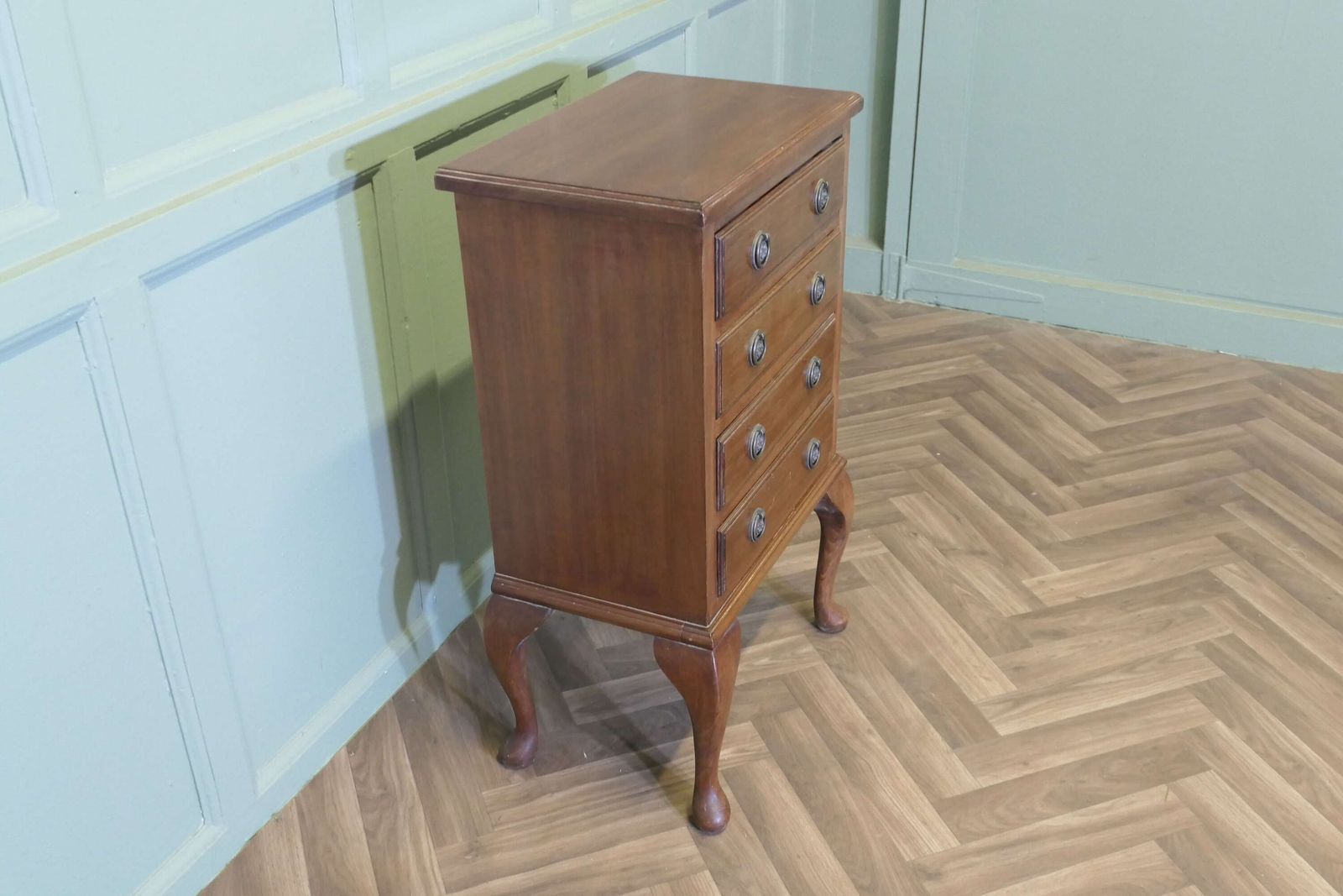 4 Drawer Walnut Chest Of Drawers photo 630.0