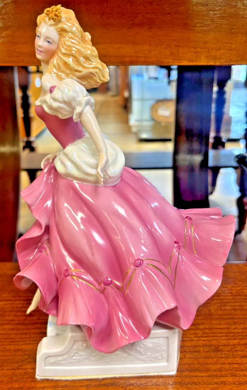 Vintage Franklin Mint 1988 Cinderella Princess Figurine By Gerda Neubacher photo for sale