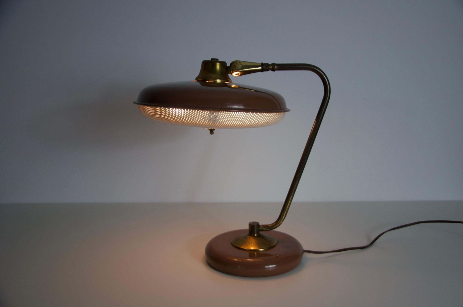 Mid Century American Brass And Metal Table Lamp, 1960s photo Lighting