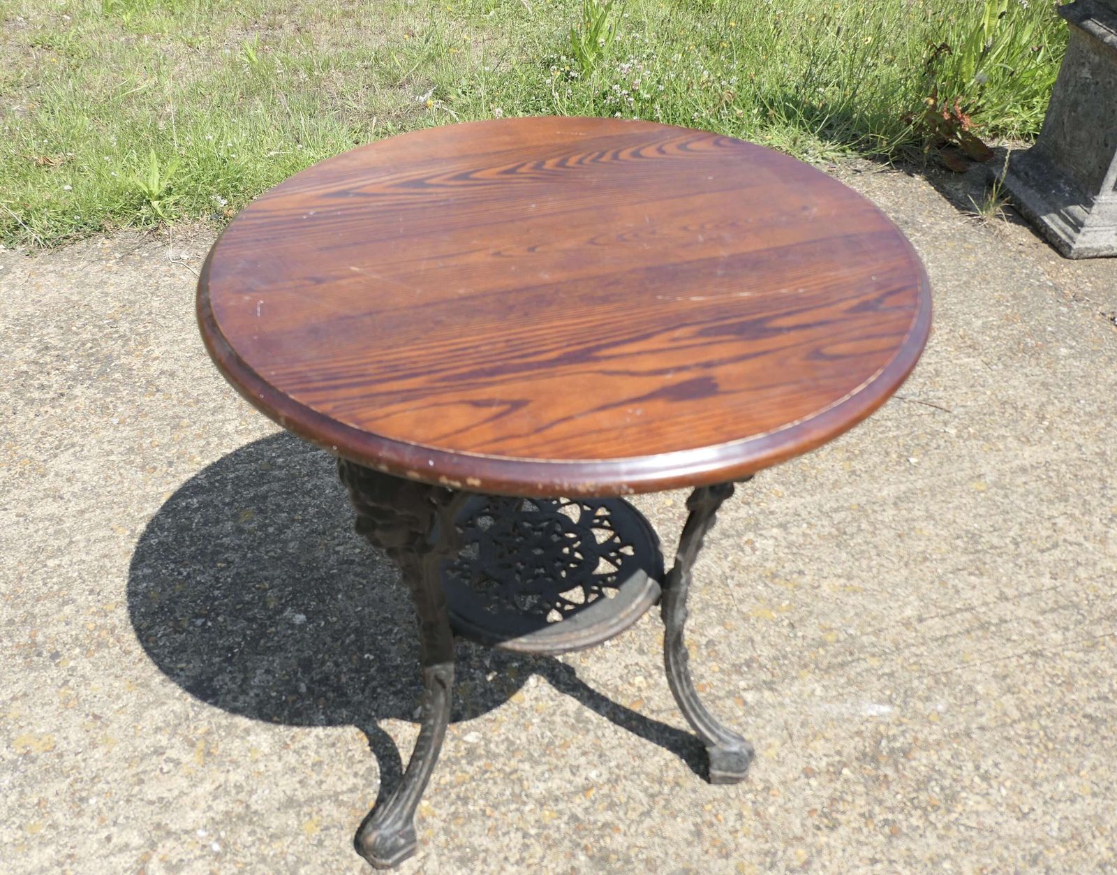 A Traditional Britannia Pub Table photo Furniture