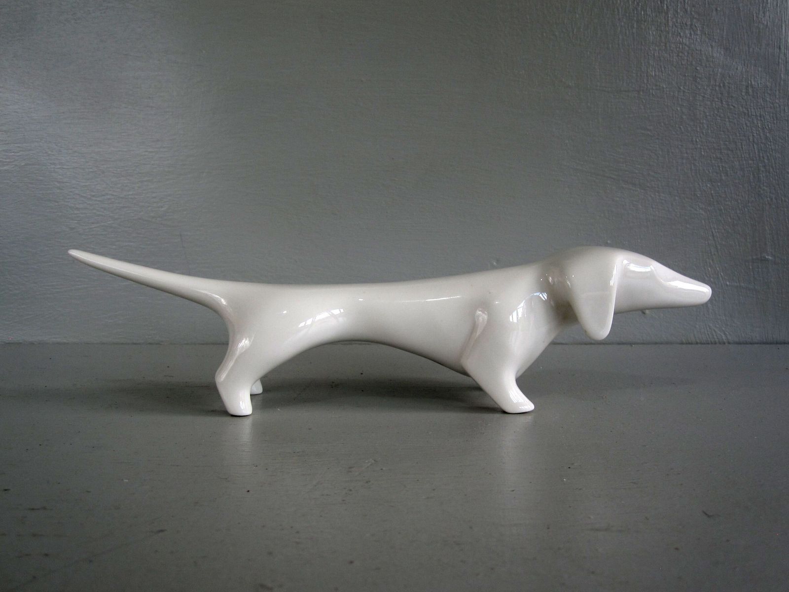 Sgrafo Modern Rare German Porcelain Dachshund Dog Figurine photo furniture