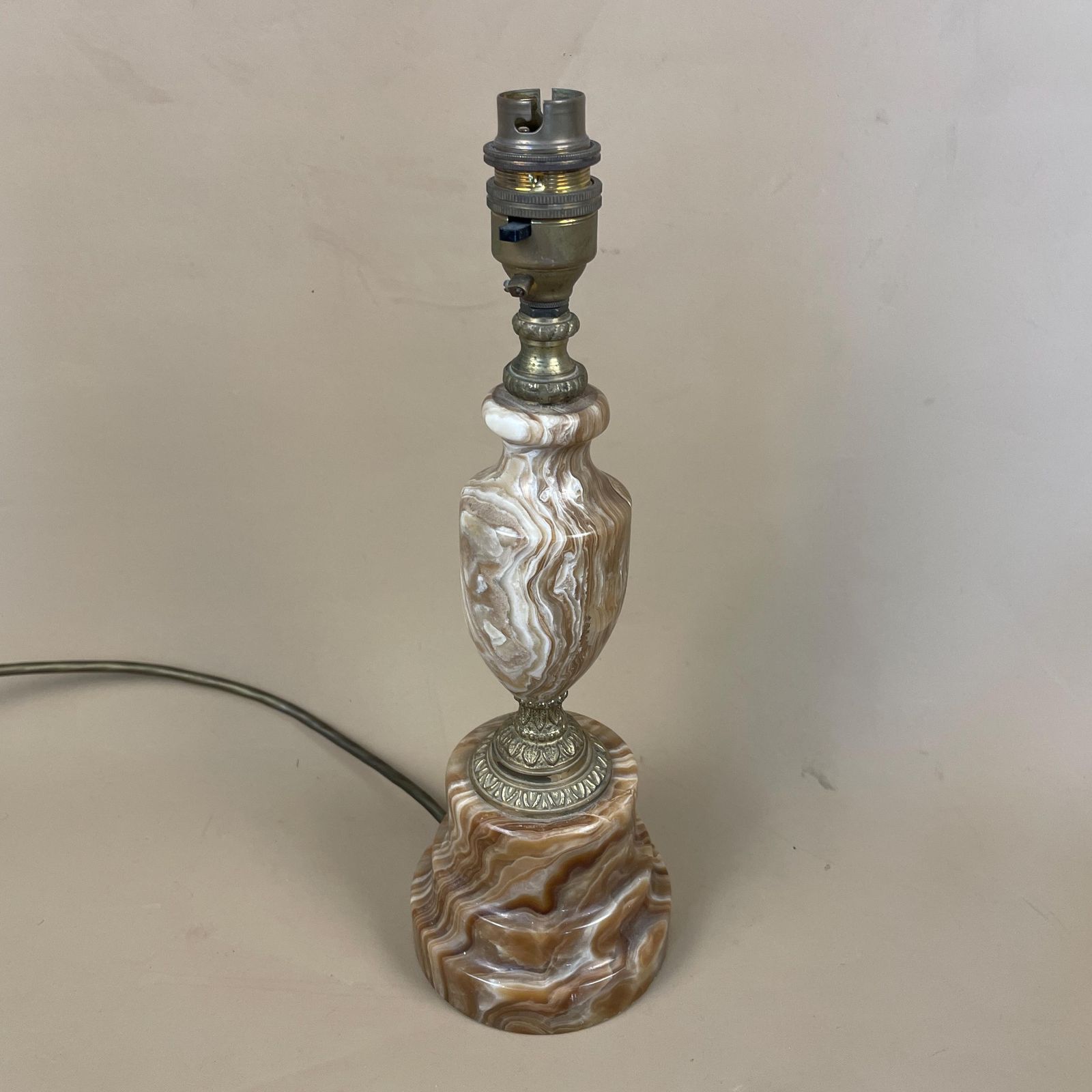 Antique Onyx Marble Lamp Light Cream Brown Gold Brass Metal Ornate Bedside Side Table Marbled Patterned Vintage Stone Heavy Round Medium
