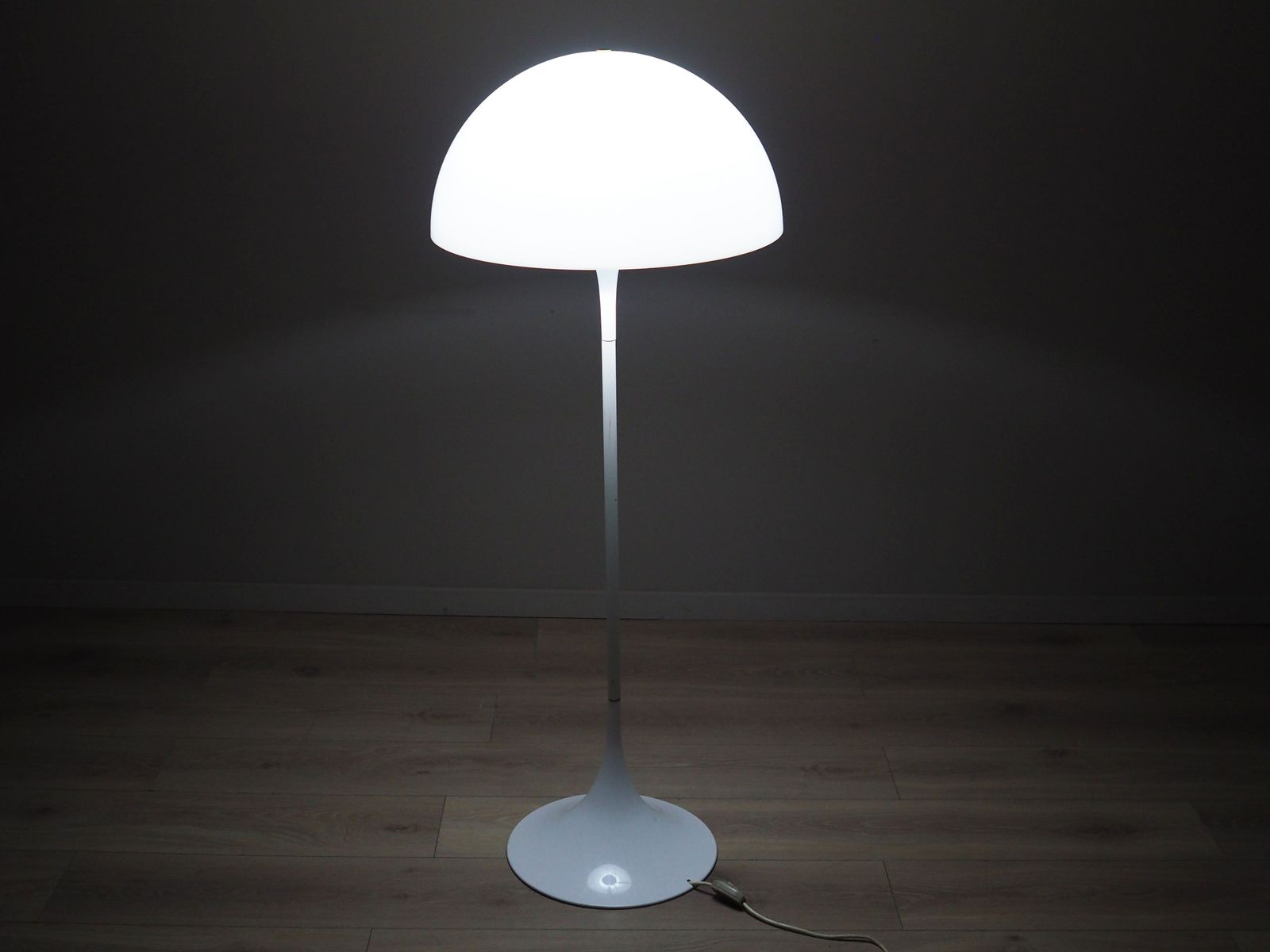 1079.0 Floor Lamp Panthella, Danish Design, 1970s, Manufacturer: Louis Poulsen, Designer: Verner Panton photo