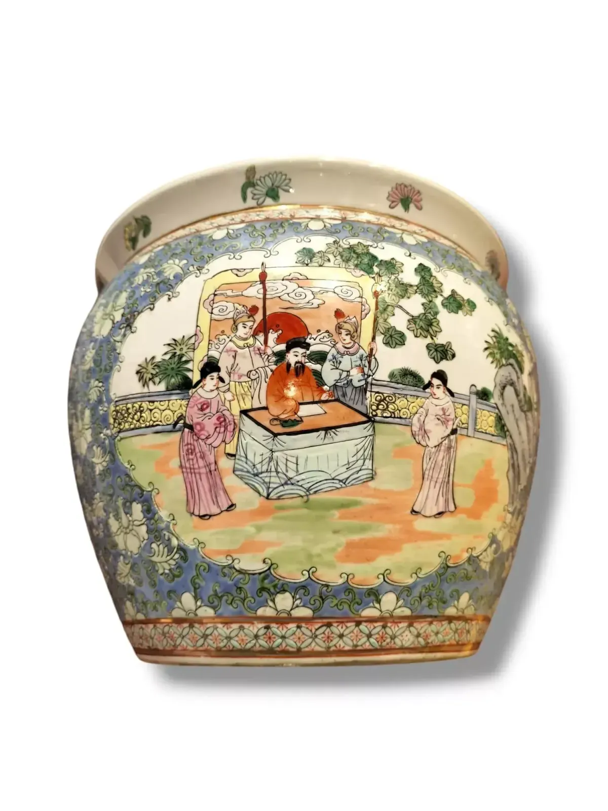 19th Century Aquarium Pot In Porcelain, China.