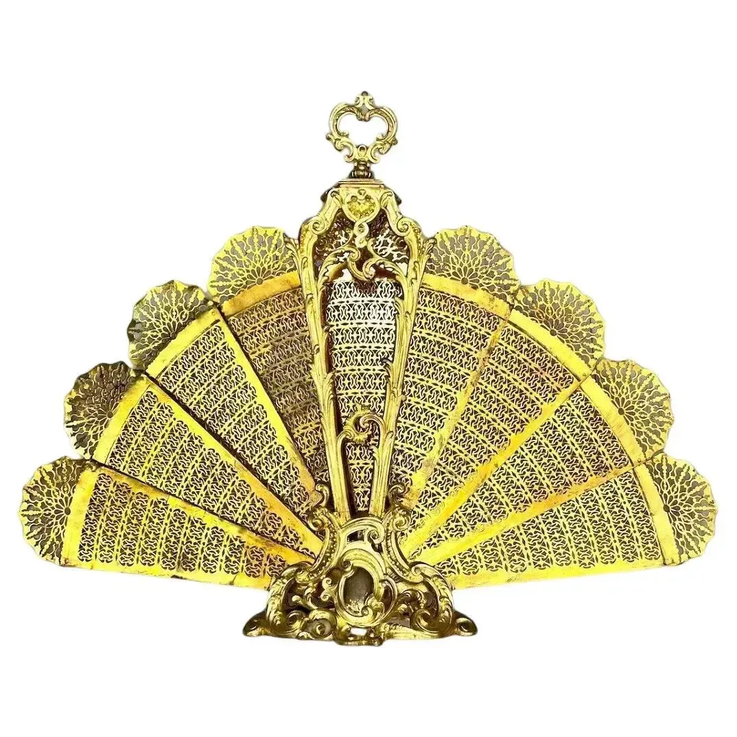 19th Century Fireplace Screen In Gilt Bronze