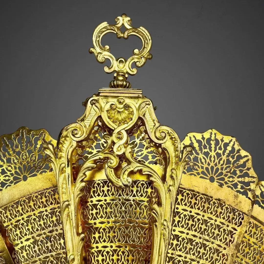 Home Fixtures 19th Century Fireplace Screen In Gilt Bronze photo