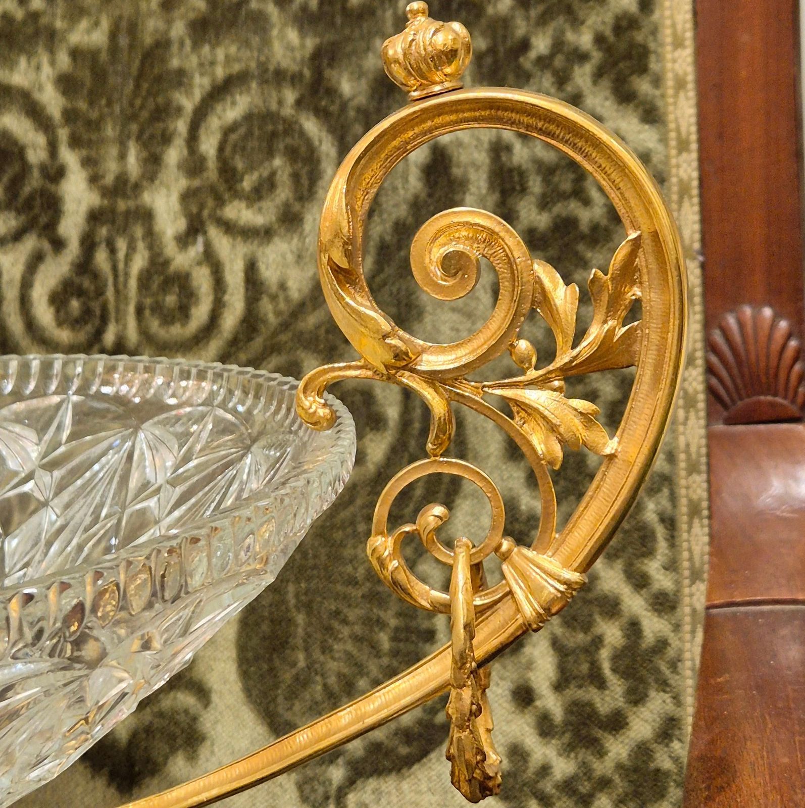 5002.0 Baccarat Cut Crystal Centerpiece Mounted On Chiseled Gilt Bronze, 19th Century photo