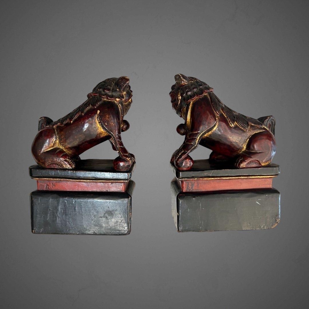 19th Century Pair Of Chinese Guardian Lions In Red And Gold Lacquer photo vintage