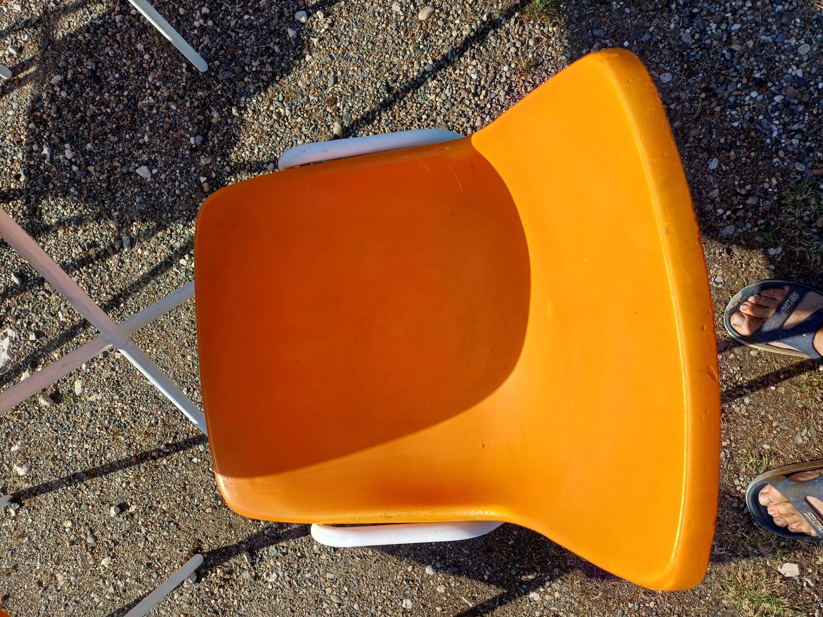 photo vintage Vintage Iron And Plastic Garden Furniture