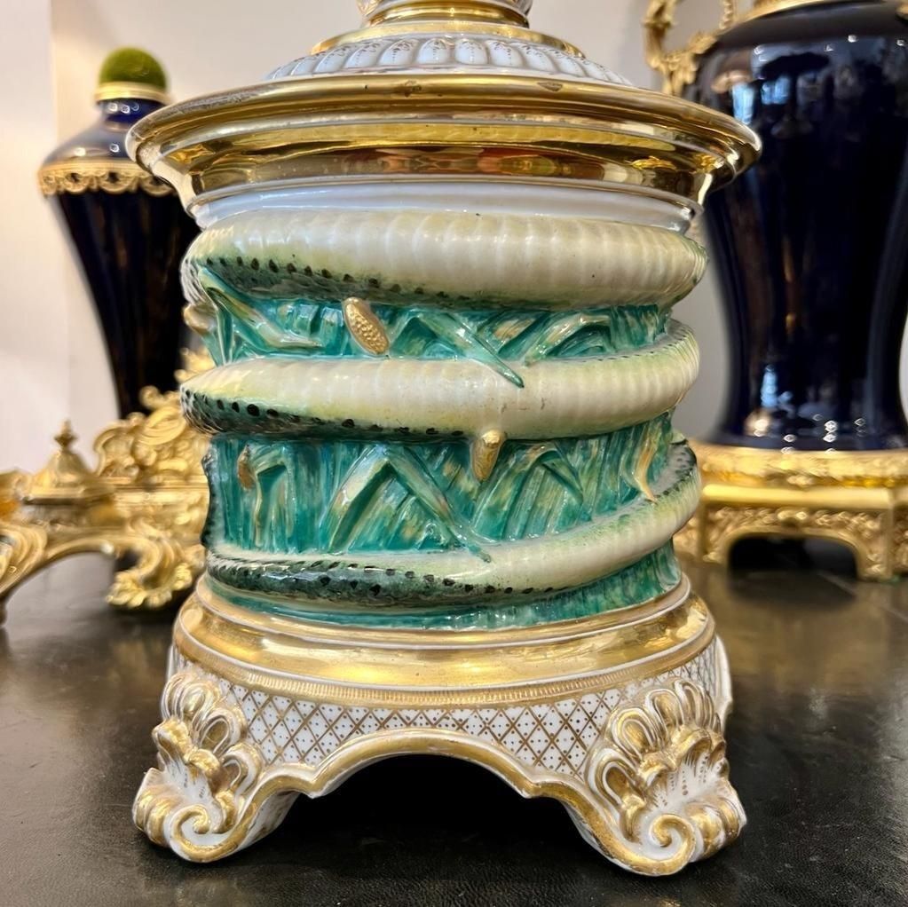 photo furniture Late 19th Century Pair Of Serving Platters In Paris Porcelain