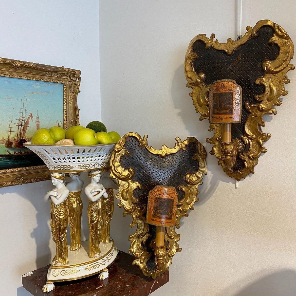 18th Century Pair Of Louis XV Rococo Style Italian Sconces In Gilded Wood photo buy