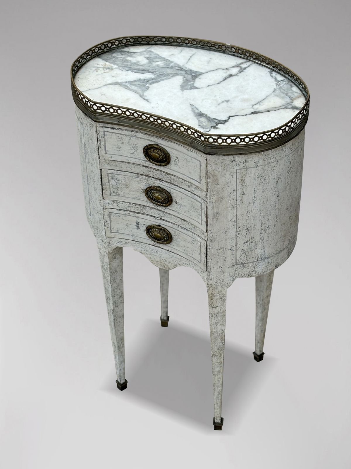 Early 20th Century French Louis XVI Style Painted Side Table photo 2100.0