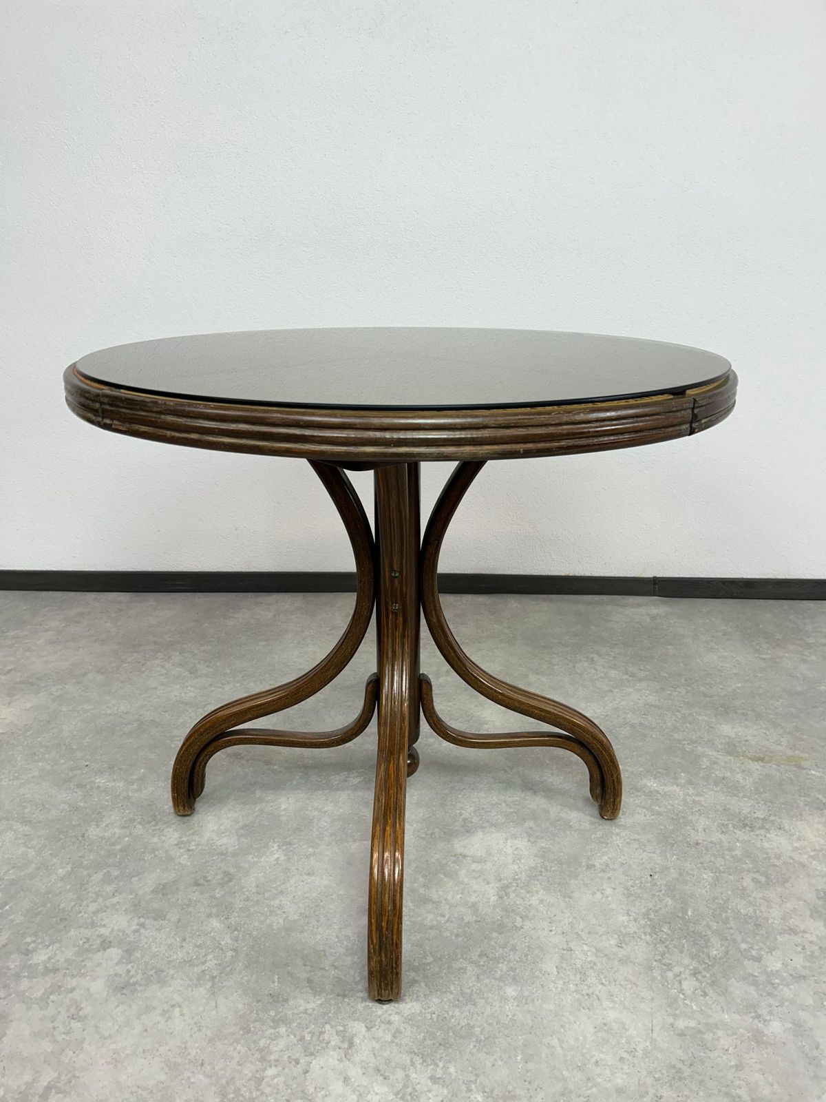 Thonet Dining Table For 4 People With Glass Top photo Furniture