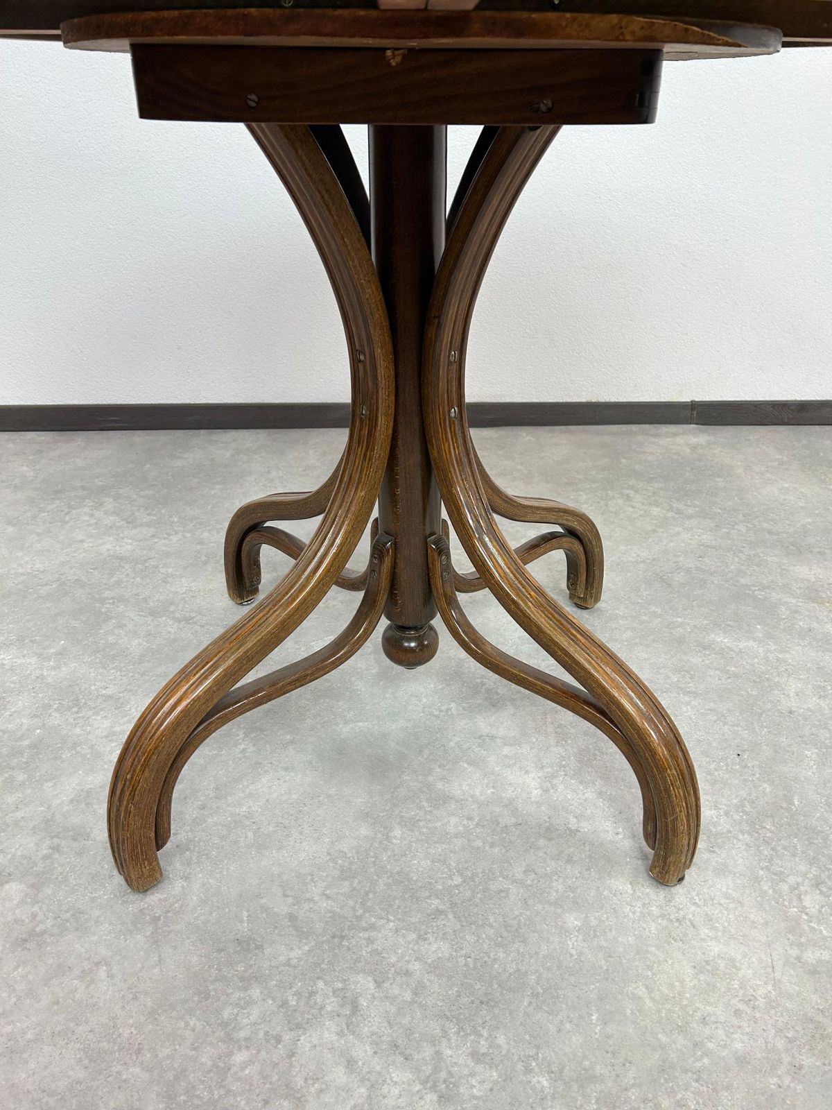 Thonet Dining Table For 4 People With Glass Top photo vinterior