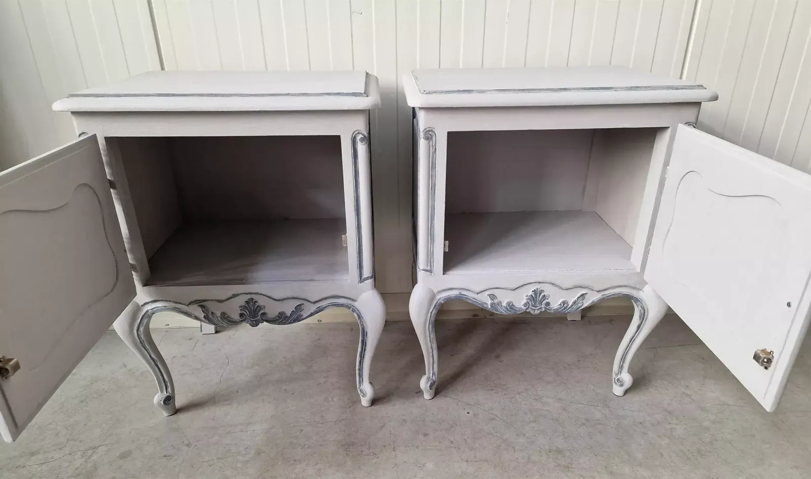 A Pair Of Nightstands, Mid 20th Century photo 459.0