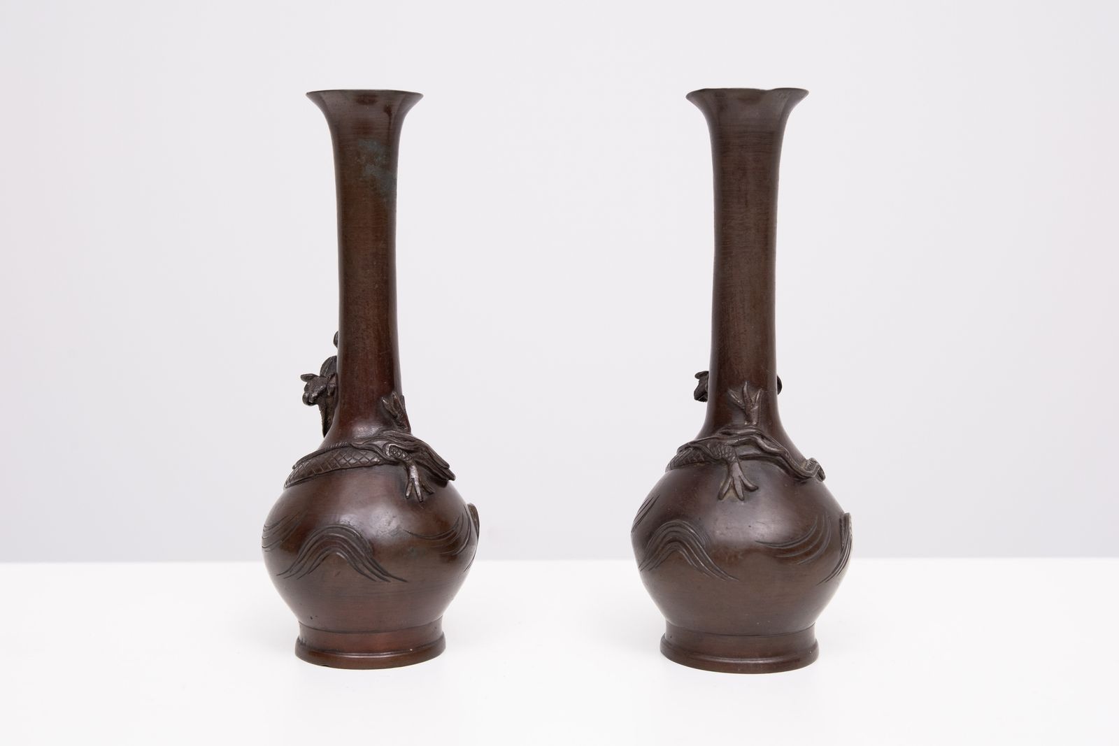 Paar Bronzen Drakenvazen, Meiji Periode, Japan photo furniture