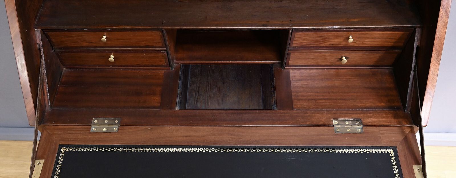 3230.0 Louis XVI Style Mahogany Sloping Desk – Mid 19th Century photo