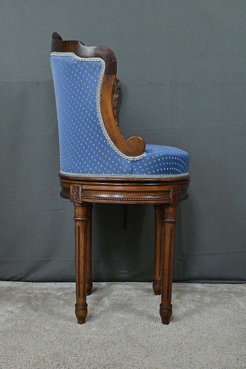 photo vintage Louis XVI Style Beech Swivel Harpist Chair – Early 20th Century