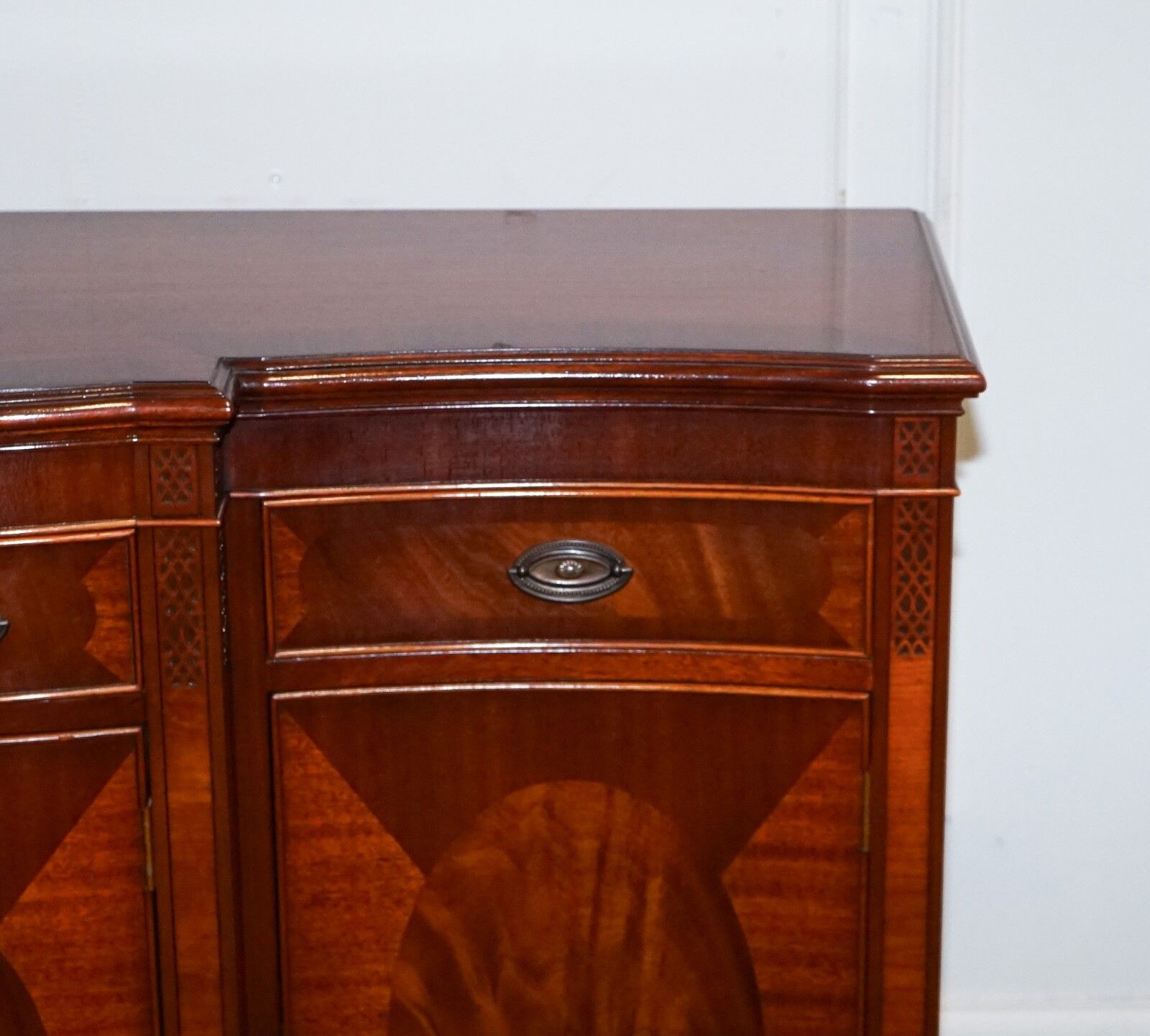 Vintage Serpentine Bow Front Sideboard With Drawers & Cupboard By Wade Furniture photo vinterior
